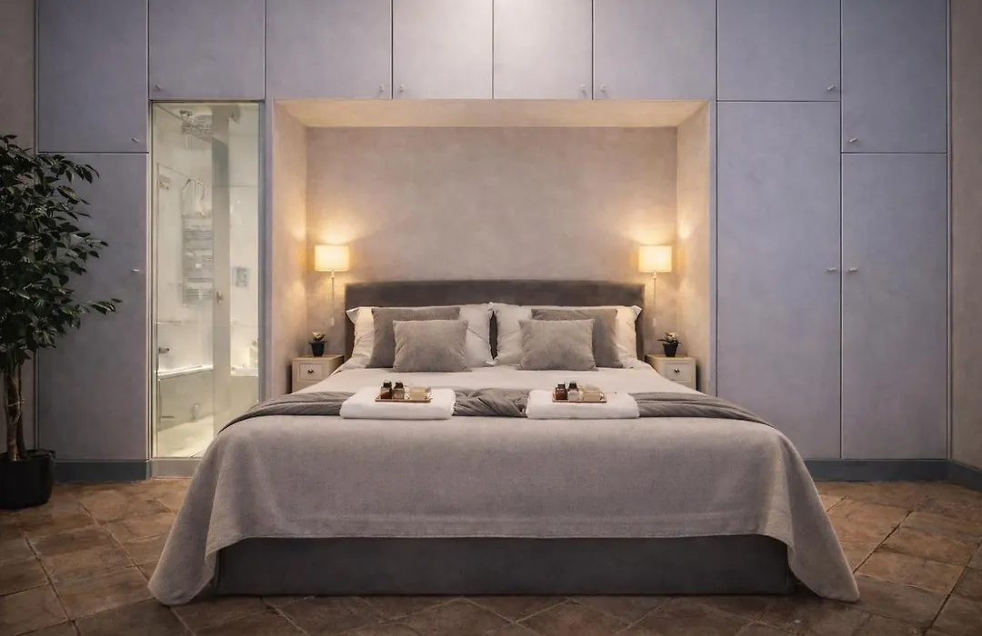 Luxury Apartment In Via Dei Cartari Spacious, Elegant, Central Rome-1