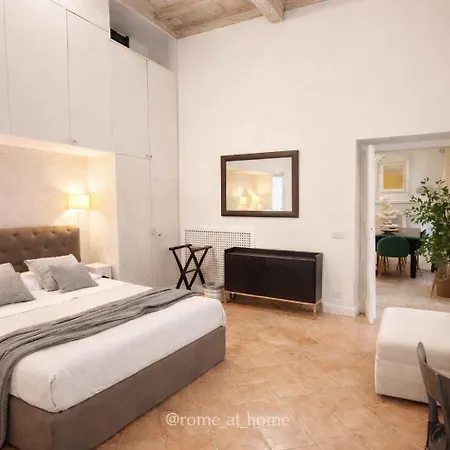 Luxury Apartment In Via Dei Cartari Spacious, Elegant, Central Rome-3