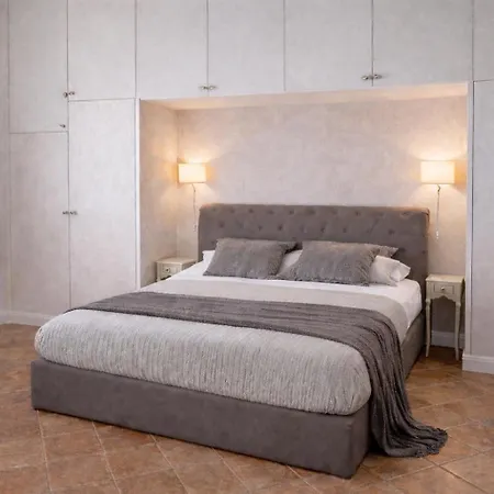 Luxury Apartment In Via Dei Cartari Spacious, Elegant, Central Rome-2