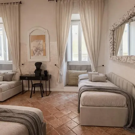 Luxury Apartment In Via Dei Cartari Spacious, Elegant, Central Rome-3